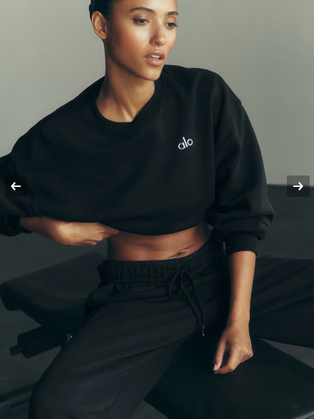 ALO Yoga Black Crew Sweatshirt with Small Chest Logo - Picture 4 of 6